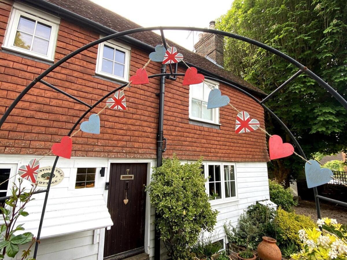Chestnut Tree Cottage, 7 High Street Ardingly Bagian luar foto